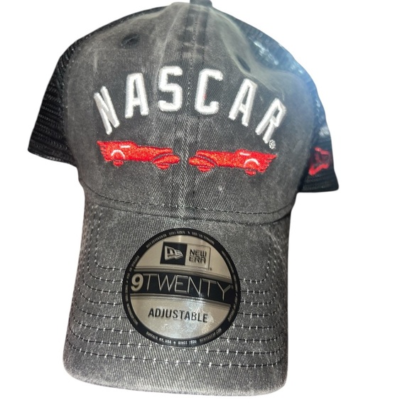 NASCAR Trucker Mesh Back Adjustable Hat, New Era NWT - Picture 1 of 6